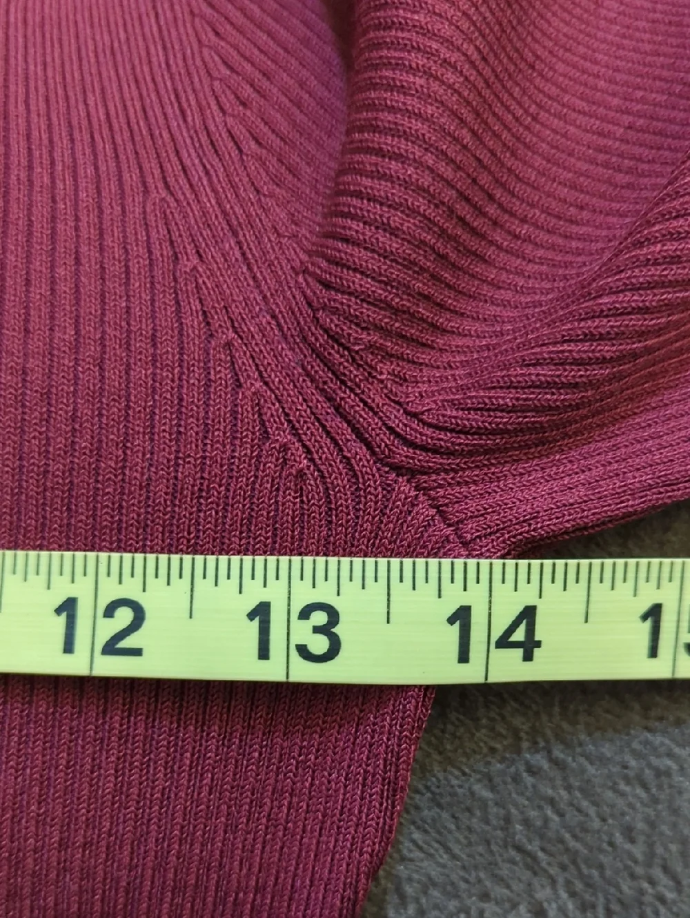 Express Burgundy Silky Soft Fitted Ribbed Crew Neck Sweater Size Small